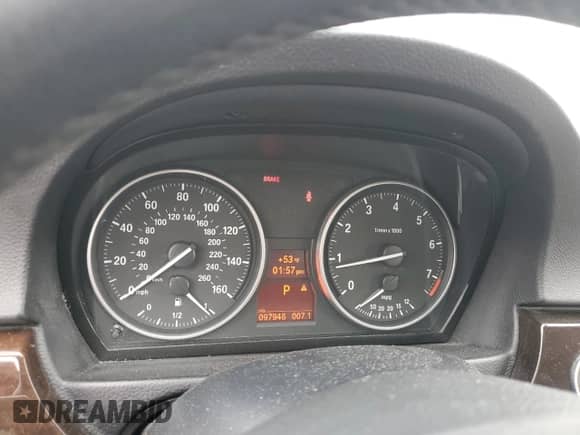 2011 BMW 3 Series 328i xDrive z VIN WBAPK5G54BNN25475, wystawiony jako Copart lot #90435055 z przebiegiem 97 946 mil mil oraz Szkoda całkowita • Salvage title. Historia ofert i sprzedaży dostępna na DreamBid. Obrazek 9.