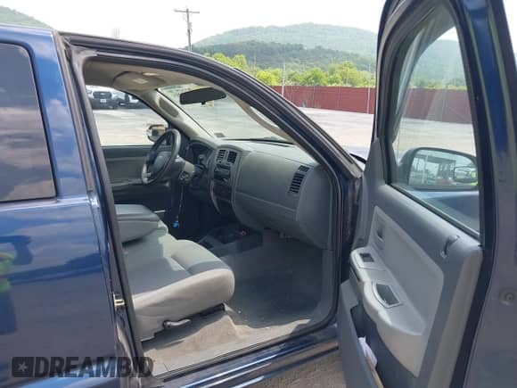 2006 Dodge Dakota SLT с VIN 1D7HE42K16S672937, выставлен на аукционе IAAI как лот 42413914 с пробегом 164 818 миль миль и . История ставок и продаж доступна на DreamBid. Изображение 5.