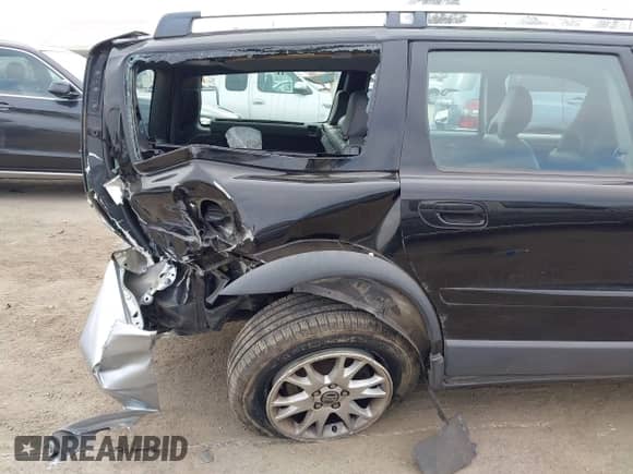 2005 Volvo XC70 with VIN YV1SZ592451197220, listed as a IAAI auction lot 42085477 with 197,060 mi miles and . Bid and sale history available at DreamBid. Image 13.