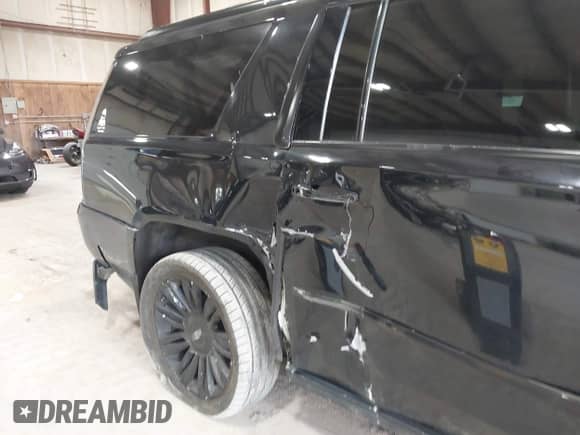 2016 Cadillac Escalade ESV Platinum с VIN 1GYS4KKJ8GR106405, выставлен на аукционе IAAI как лот 42378812 с пробегом 101 738 миль миль и . История ставок и продаж доступна на DreamBid. Изображение 6.