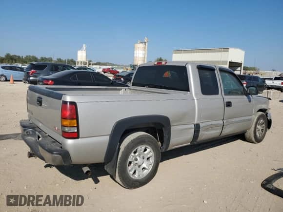 2006 GMC Sierra 1500 SLE1 with VIN 1GTEC19Z96Z253066, listed as a Copart auction lot 85151825 with 173,375 mi miles and Salvage title. Bid and sale history available at DreamBid. Image 3.