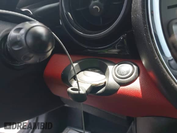 2008 MINI Hardtop with VIN WMWMF33538TT65157, listed as a IAAI auction lot 42587798 with 128,795 mi miles and . Bid and sale history available at DreamBid. Image 11.