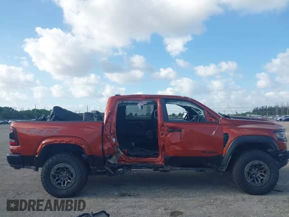 2024 Ram 1500 TRX с VIN 1C6SRFU98RN223288, выставлен на аукционе IAAI как лот 42150583 с пробегом 3 615 миль миль и . История ставок и продаж доступна на DreamBid. Изображение 14.