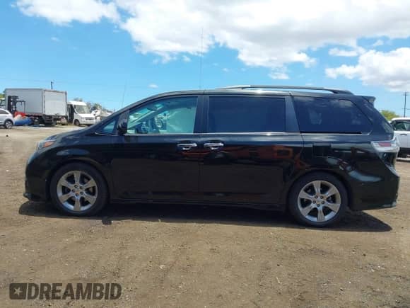2014 Toyota Sienna SE with VIN 5TDXK3DC4ES429371, listed as a IAAI auction lot 42832556 with 51,702 mi miles and . Bid and sale history available at DreamBid. Image 14.