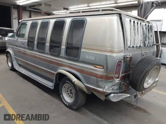 1987 Ford Econoline Cargo с VIN 1FDDE14N7HHB07179, выставлен на аукционе IAAI как лот 42801871 с пробегом 99 835 миль миль и . История ставок и продаж доступна на DreamBid. Изображение 3.