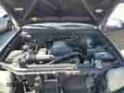2004 Toyota Tundra SR5 z VIN 5TBBT441X4S454987, wystawiony jako Copart lot #64768445 z przebiegiem 225 281 mil mil oraz Czysty tytuł • Clean title. Historia ofert i sprzedaży dostępna na DreamBid. Obrazek 11.