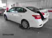 2017 Nissan Sentra SV z VIN 3N1AB7AP8HY265062, wystawiony jako IAAI lot #43051275 z przebiegiem 124 981 mil mil oraz . Historia ofert i sprzedaży dostępna na DreamBid. Obrazek 3.