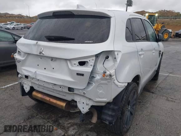 2023 Mitsubishi Outlander ES z VIN JA4ARUAU9PU014995, wystawiony jako IAAI lot #41550250 z przebiegiem 34 388 mil mil oraz . Historia ofert i sprzedaży dostępna na DreamBid. Obrazek 6.