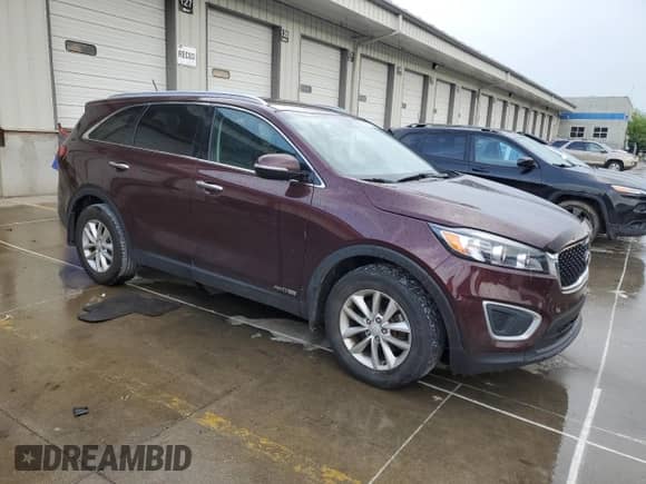 2017 Kia Sorento LX с VIN 5XYPGDA5XHG229867, выставлен на аукционе Copart как лот 56178315 с пробегом 157 043 миль миль и Списание • Salvage title. История ставок и продаж доступна на DreamBid. Изображение 4.