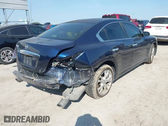 2014 Nissan Maxima SV z VIN 1N4AA5AP2EC489524, wystawiony jako IAAI lot #43028793 z przebiegiem 178 212 mil mil oraz . Historia ofert i sprzedaży dostępna na DreamBid. Obrazek 4.