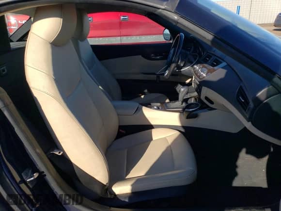 2011 BMW Z4 sDrive30i с VIN WBALM5C58BE379080, выставлен на аукционе Copart как лот 46605385 с пробегом 108 335 миль миль и Списание • Salvage title. История ставок и продаж доступна на DreamBid. Изображение 10.