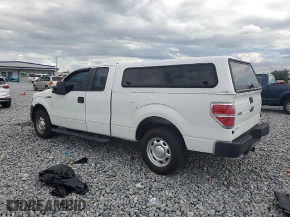 2014 Ford F-150 XL с VIN 1FTEX1CM8EFB77793, выставлен на аукционе Copart как лот 85549105 с пробегом 131 891 миль миль и Списание • Salvage title. История ставок и продаж доступна на DreamBid. Изображение 2.