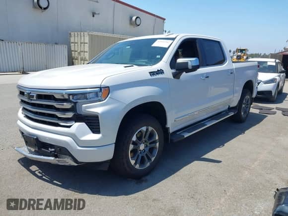 2024 Chevrolet Silverado 1500 High Country с VIN 1GCUDJE84RZ281318, выставлен на аукционе IAAI как лот 42951982 с пробегом 33 069 миль миль и . История ставок и продаж доступна на DreamBid. Изображение 2.
