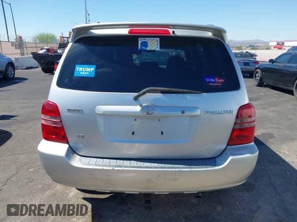 2003 Toyota Highlander с VIN JTEGF21A330074593, выставлен на аукционе IAAI как лот 42589066 с пробегом 181 157 миль миль и . История ставок и продаж доступна на DreamBid. Изображение 6.