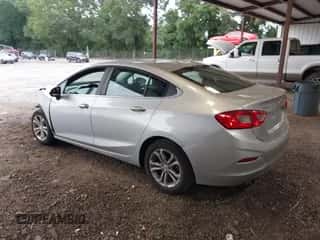 2019 Chevrolet Cruze LT z VIN 1G1BE5SM9K7140705, wystawiony jako IAAI lot #42861442 z przebiegiem 139 280 mil mil oraz . Historia ofert i sprzedaży dostępna na DreamBid. Obrazek 3.