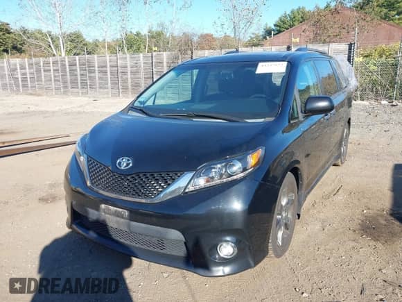 2016 Toyota Sienna SE with VIN 5TDXK3DC8GS705683, listed as a IAAI auction lot 43337972 with 116,832 mi miles and . Bid and sale history available at DreamBid. Image 2.