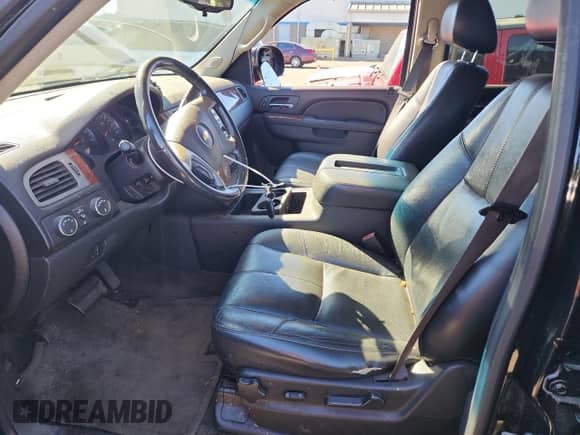 2011 Chevrolet Suburban LT с VIN 1GNSKJE38BR362241, выставлен на аукционе Copart как лот 82278595 с пробегом 194 651 миль миль и Чистый • Clean title. История ставок и продаж доступна на DreamBid. Изображение 7.