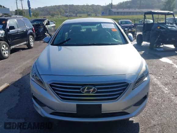 2016 Hyundai Sonata SE с VIN 5NPE24AF7GH408454, выставлен на аукционе IAAI как лот 43329953 с пробегом 95 602 миль миль и . История ставок и продаж доступна на DreamBid. Изображение 12.