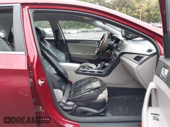 2015 Hyundai Sonata SE with VIN 5NPE24AF7FH049248, listed as a IAAI auction lot 43241050 with 158,827 mi miles and . Bid and sale history available at DreamBid. Image 5.