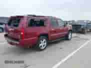 2009 Chevrolet Suburban LTZ z VIN 1GNFK36309J105434, wystawiony jako IAAI lot #42062907 z przebiegiem 132 674 mil mil oraz . Historia ofert i sprzedaży dostępna na DreamBid. Obrazek 4.