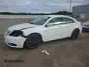 2014 Chrysler 200 LX with VIN 1C3CCBAB3EN123886, listed as a Copart auction lot 86215785 with 118,532 mi miles and Clean title. Bid and sale history available at DreamBid. Image 1.