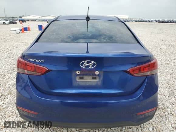 2021 Hyundai Accent SE z VIN 3KPC24A61ME134563, wystawiony jako Copart lot #56925074 z przebiegiem 59 485 mil mil oraz Czysty tytuł • Clean title. Historia ofert i sprzedaży dostępna na DreamBid. Obrazek 6.