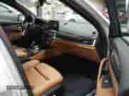 2019 BMW 5 Series 530e xDrive z VIN WBAJB1C51KB376190, wystawiony jako IAAI lot #41610326 z przebiegiem 22 089 mil mil oraz . Historia ofert i sprzedaży dostępna na DreamBid. Obrazek 5.