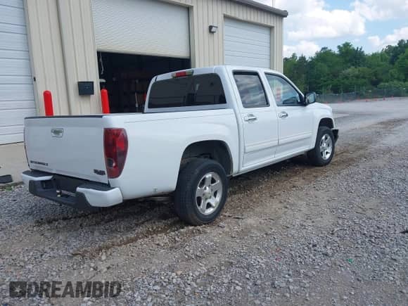 2010 Chevrolet Colorado 1LT z VIN 1GCDSCDE8A8136835, wystawiony jako IAAI lot #42139723 z przebiegiem 102 529 mil mil oraz . Historia ofert i sprzedaży dostępna na DreamBid. Obrazek 4.