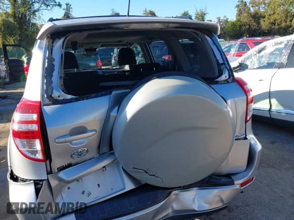 2009 Toyota RAV4 Sport with VIN JTMBF32V69D008515, listed as a IAAI auction lot 43465005 with 173,099 mi miles and . Bid and sale history available at DreamBid. Image 6.