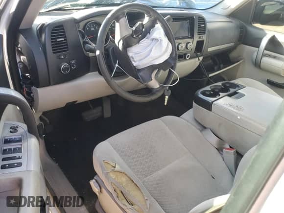 2008 Chevrolet Silverado 1500 1LT с VIN 1GCEK19J68E207542, выставлен на аукционе Copart как лот 83440554 с пробегом Не указан миль и На запчасти • Non repairable. История ставок и продаж доступна на DreamBid. Изображение 8.