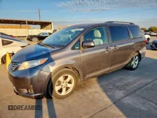 2017 Toyota Sienna LE with VIN 5TDKZ3DC7HS834893, listed as a Copart auction lot 86438955 with 102,532 mi miles and Clean title. Bid and sale history available at DreamBid. Image 1.