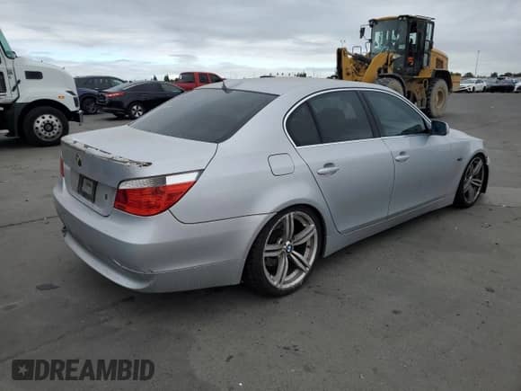 2005 BMW 5 Series 530i с VIN WBANA73575B048767, выставлен на аукционе Copart как лот 84294215 с пробегом 197 095 миль миль и Списание • Salvage title. История ставок и продаж доступна на DreamBid. Изображение 3.