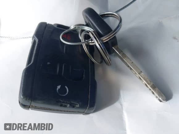 2018 Chevrolet Silverado 1500 LT with VIN 3GCUKRECXJG264567, listed as a IAAI auction lot 43422265 with 83,551 mi miles and . Bid and sale history available at DreamBid. Image 11.