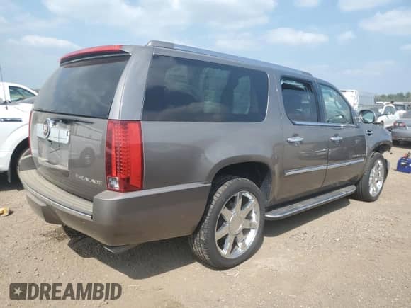 2014 Cadillac Escalade ESV Luxury с VIN 1GYS4HEF7ER177070, выставлен на аукционе Copart как лот 66025805 с пробегом Не указан миль и Списание • Salvage title. История ставок и продаж доступна на DreamBid. Изображение 3.