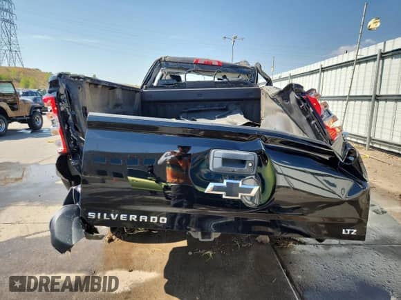 2019 Chevrolet Silverado 2500HD LTZ z VIN 1GC1KTEY1KF146776, wystawiony jako Copart lot #71368295 z przebiegiem 87 384 mil mil oraz Szkoda całkowita • Salvage title. Historia ofert i sprzedaży dostępna na DreamBid. Obrazek 6.