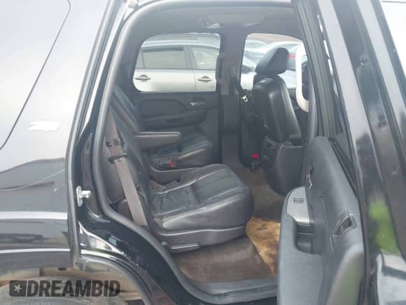 2009 Chevrolet Tahoe 2LT z VIN 1GNFK23089R221874, wystawiony jako IAAI lot #42641681 z przebiegiem 238 898 mil mil oraz . Historia ofert i sprzedaży dostępna na DreamBid. Obrazek 8.