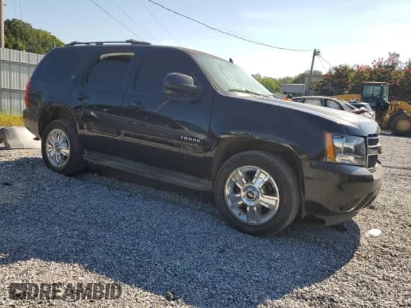 2013 Chevrolet Tahoe LT z VIN 1GNSKBE03DR309624, wystawiony jako Copart lot #68484505 z przebiegiem 280 974 mil mil oraz Szkoda całkowita • Salvage title. Historia ofert i sprzedaży dostępna na DreamBid. Obrazek 4.