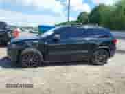 2017 Jeep Grand Cherokee Trailhawk z VIN 1C4RJFLT0HC876011, wystawiony jako IAAI lot #42247030 z przebiegiem 115 801 mil mil oraz . Historia ofert i sprzedaży dostępna na DreamBid. Obrazek 6.