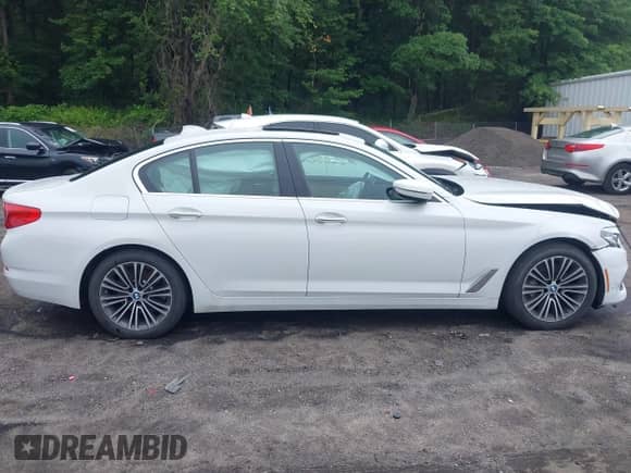 2018 BMW 5 Series 530i xDrive с VIN WBAJA7C50JWA73644, выставлен на аукционе IAAI как лот 42586825 с пробегом 89 063 миль миль и . История ставок и продаж доступна на DreamBid. Изображение 13.
