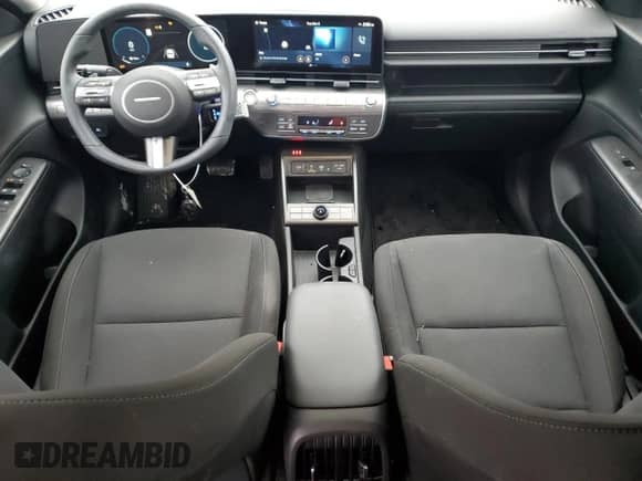 2024 Hyundai Kona SEL с VIN KM8HCCAB5RU093711, выставлен на аукционе Copart как лот 77891294 с пробегом 6 111 миль миль и Списание • Salvage title. История ставок и продаж доступна на DreamBid. Изображение 8.