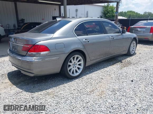 2006 BMW 7 Series 750Li with VIN WBAHN83596DT33550, listed as a IAAI auction lot 42567329 with 243,813 mi miles and . Bid and sale history available at DreamBid. Image 4.