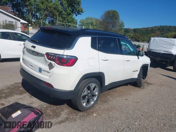 2019 Jeep Compass Limited with VIN 3C4NJDCB5KT827375, listed as a IAAI auction lot 43354393 with 122,355 mi miles and . Bid and sale history available at DreamBid. Image 4.
