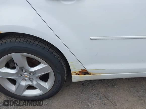 2010 Chevrolet Malibu 1LS с VIN 1G1ZB5EB8AF223368, выставлен на аукционе IAAI как лот 43513511 с пробегом 146 928 миль миль и . История ставок и продаж доступна на DreamBid. Изображение 6.