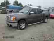2007 GMC Sierra 1500 z VIN 2GTEK13Y671661974, wystawiony jako Copart lot #43061085 z przebiegiem 193 085 mil mil oraz Czysty tytuł • Clean title. Historia ofert i sprzedaży dostępna na DreamBid. Obrazek 1.