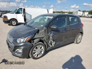 2020 Chevrolet Spark LT z VIN KL8CD6SA2LC479835, wystawiony jako Copart lot #85352795 z przebiegiem 71 089 mil mil oraz Szkoda całkowita • Salvage title. Historia ofert i sprzedaży dostępna na DreamBid. Obrazek 1.