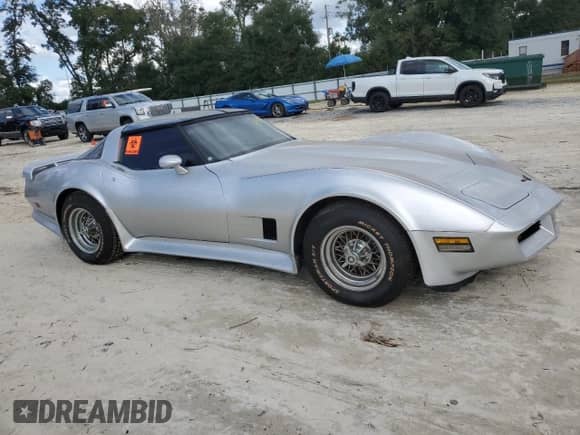 1981 Chevrolet Corvette с VIN 1G1AY8762BS419702, выставлен на аукционе Copart как лот 75984184 с пробегом 46 127 миль миль и Списание • Salvage title. История ставок и продаж доступна на DreamBid. Изображение 4.