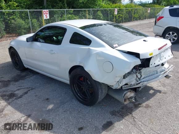 2014 Ford Mustang Premium с VIN 1ZVBP8AM6E5278915, выставлен на аукционе IAAI как лот 43103919 с пробегом 117 086 миль миль и . История ставок и продаж доступна на DreamBid. Изображение 3.