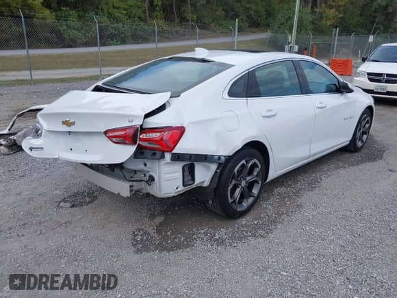 2022 Chevrolet Malibu LT z VIN 1G1ZD5ST7NF141838, wystawiony jako IAAI lot #43266941 z przebiegiem 62 216 mil mil oraz . Historia ofert i sprzedaży dostępna na DreamBid. Obrazek 4.