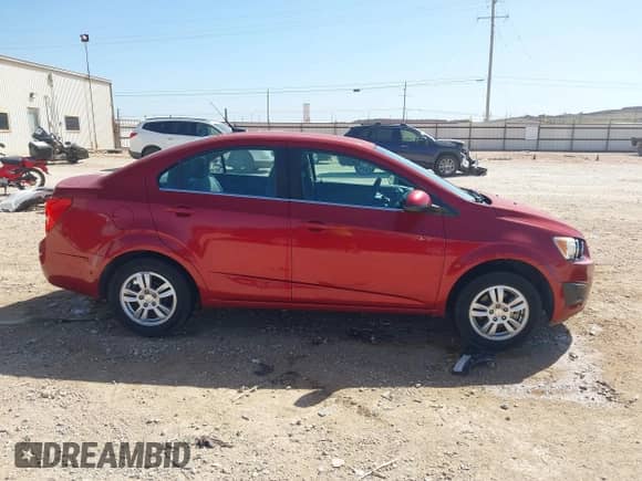 2013 Chevrolet Sonic LT с VIN 1G1JC5SH8D4148125, выставлен на аукционе IAAI как лот 42808825 с пробегом 75 641 миль миль и . История ставок и продаж доступна на DreamBid. Изображение 13.