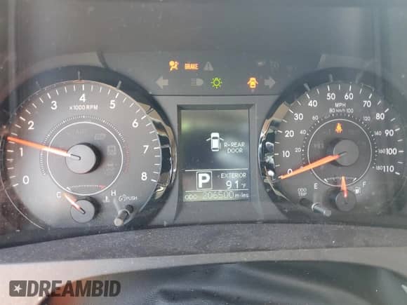 2015 Toyota Sienna LE with VIN 5TDKK3DC0FS647058, listed as a Copart auction lot 70113535 with 206,500 mi miles and Salvage title. Bid and sale history available at DreamBid. Image 9.
